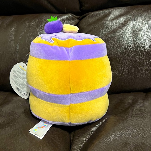 7.5" Paden blueberry pancake Squishmallow - Picture 3 of 3
